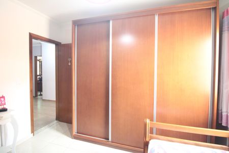 Quarto de casa para alugar com 2 quartos, 96m² em Jardim Lucélia, São Paulo