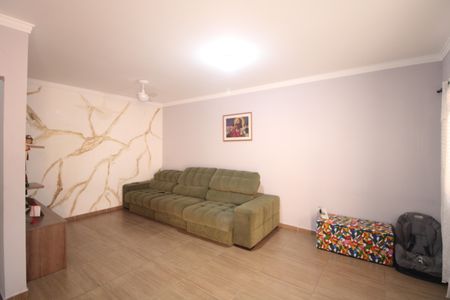 Sala de casa para alugar com 2 quartos, 96m² em Jardim Lucélia, São Paulo