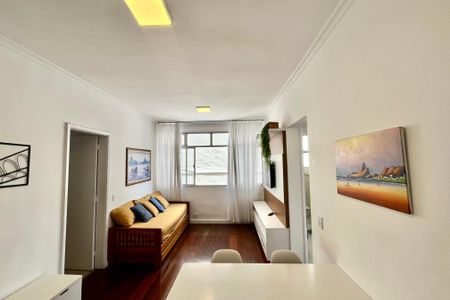 Sala  de apartamento para alugar com 2 quartos, 85m² em Copacabana, Rio de Janeiro