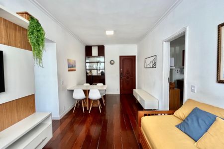 Sala  de apartamento para alugar com 2 quartos, 85m² em Copacabana, Rio de Janeiro