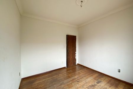 Casa à venda com 410m², 3 quartos e 5 vagas Casa à venda com 410m², 3 quartos e 5 vagasQuarto 3