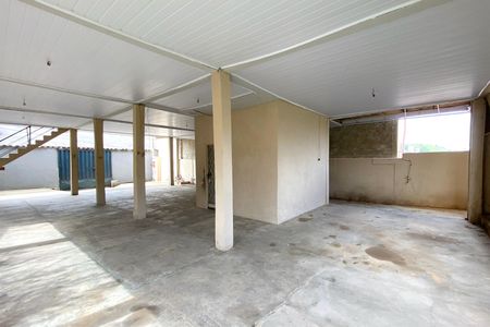 Casa à venda com 410m², 3 quartos e 5 vagas Casa à venda com 410m², 3 quartos e 5 vagasGaragem
