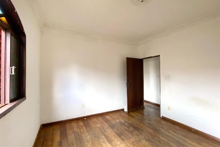 Casa à venda com 410m², 3 quartos e 5 vagas Casa à venda com 410m², 3 quartos e 5 vagasQuarto 2