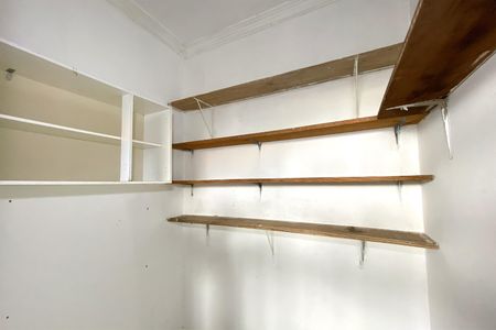 Casa à venda com 410m², 3 quartos e 5 vagas Casa à venda com 410m², 3 quartos e 5 vagasDespensa