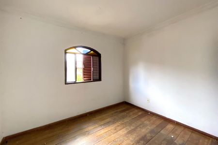 Casa à venda com 410m², 3 quartos e 5 vagas Casa à venda com 410m², 3 quartos e 5 vagasQuarto 2