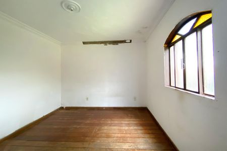 Casa à venda com 410m², 3 quartos e 5 vagas Casa à venda com 410m², 3 quartos e 5 vagasSuite