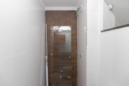 Banheiro de apartamento para alugar com 1 quarto, 29m² em Jardim Consorcio, São Paulo