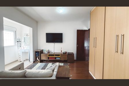 Casa à venda com 118m², 2 quartos e 2 vagas Casa à venda com 118m², 2 quartos e 2 vagasQuarto Suíte