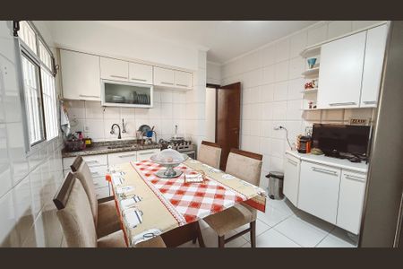 Casa à venda com 118m², 2 quartos e 2 vagas Casa à venda com 118m², 2 quartos e 2 vagasCozinha