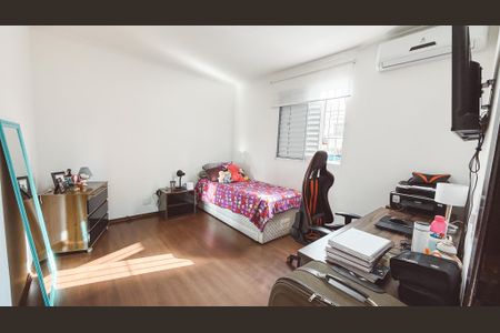 Casa à venda com 118m², 2 quartos e 2 vagas Casa à venda com 118m², 2 quartos e 2 vagasQuarto