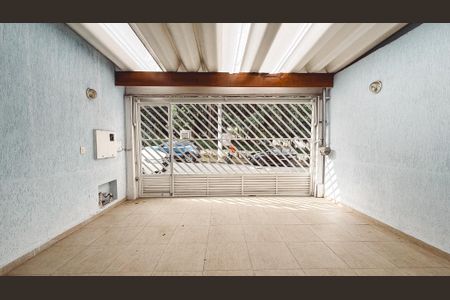 Casa à venda com 118m², 2 quartos e 2 vagas Casa à venda com 118m², 2 quartos e 2 vagasGaragem