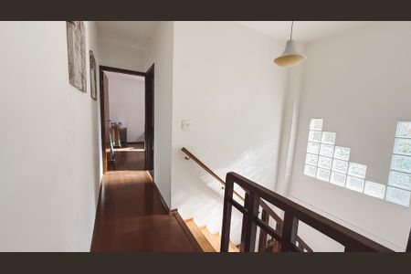 Casa à venda com 118m², 2 quartos e 2 vagas Casa à venda com 118m², 2 quartos e 2 vagasCorredor