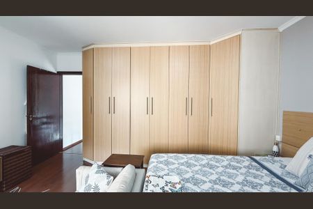 Casa à venda com 118m², 2 quartos e 2 vagas Casa à venda com 118m², 2 quartos e 2 vagasQuarto Suíte