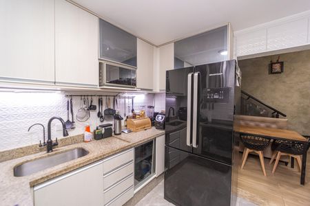 Cozinha de casa de condomínio para alugar com 2 quartos, 70m² em Vila Paranagua, São Paulo