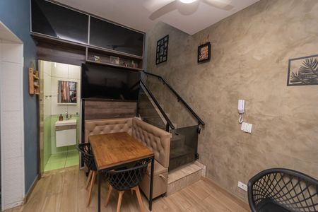 Sala de casa de condomínio para alugar com 2 quartos, 70m² em Vila Paranagua, São Paulo