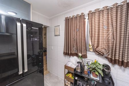 Cozinha de casa de condomínio para alugar com 2 quartos, 70m² em Vila Paranagua, São Paulo