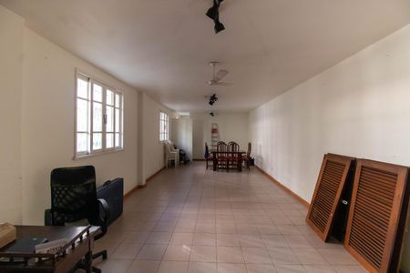 Apartamento à venda com 92m², 2 quartos e sem vagaÁrea comum