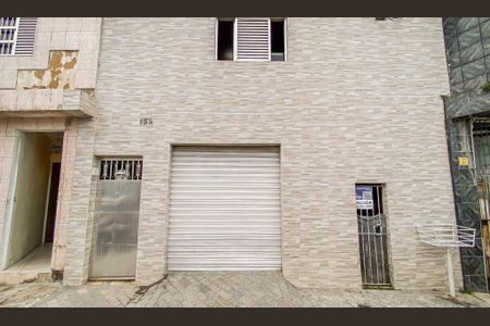 Casa para alugar com 70m², 2 quartos e sem vagaFachada + Placa