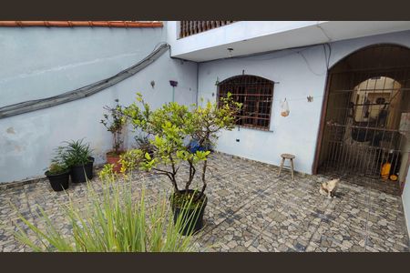 Casa à venda com 125m², 3 quartos e 4 vagas Casa à venda com 125m², 3 quartos e 4 vagasVaranda