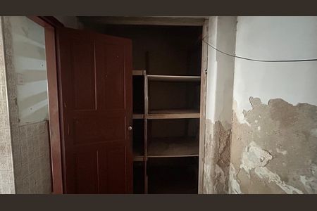 Casa à venda com 250m², 2 quartos e 3 vagas Casa à venda com 250m², 2 quartos e 3 vagasQuarto de Serviço