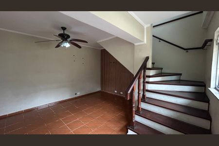 Casa à venda com 250m², 2 quartos e 3 vagas Casa à venda com 250m², 2 quartos e 3 vagasEdícula - Sala de Estar