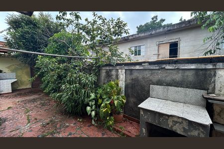Casa à venda com 250m², 2 quartos e 3 vagas Casa à venda com 250m², 2 quartos e 3 vagasQuintal e Área de Serviço