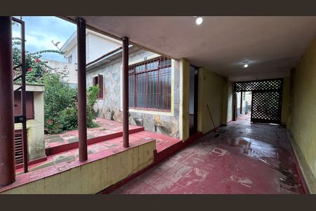 Casa à venda com 250m², 2 quartos e 3 vagas Casa à venda com 250m², 2 quartos e 3 vagasGaragem