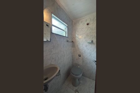 Casa à venda com 250m², 2 quartos e 3 vagas Casa à venda com 250m², 2 quartos e 3 vagasEdícula - Lavabo