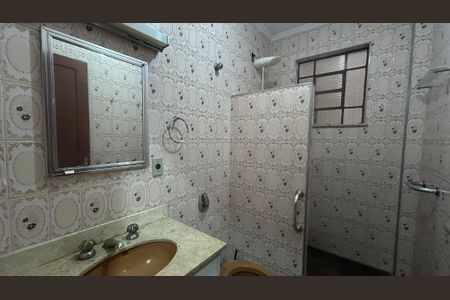 Casa à venda com 250m², 2 quartos e 3 vagas Casa à venda com 250m², 2 quartos e 3 vagasBanheiro Social
