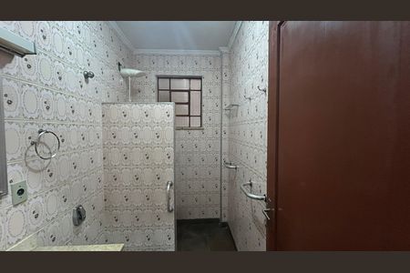 Casa à venda com 250m², 2 quartos e 3 vagas Casa à venda com 250m², 2 quartos e 3 vagasBanheiro Social