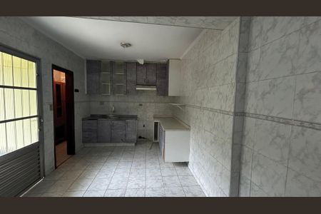 Casa à venda com 250m², 2 quartos e 3 vagas Casa à venda com 250m², 2 quartos e 3 vagasEdícula - Cozinha