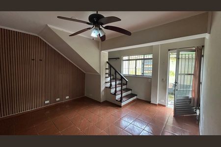 Casa à venda com 250m², 2 quartos e 3 vagas Casa à venda com 250m², 2 quartos e 3 vagasEdícula - Sala de Estar