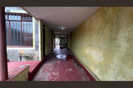 Casa à venda com 250m², 2 quartos e 3 vagas Casa à venda com 250m², 2 quartos e 3 vagasGaragem