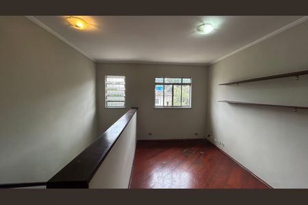 Casa à venda com 250m², 2 quartos e 3 vagas Casa à venda com 250m², 2 quartos e 3 vagasEdícula - Escritório