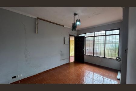 Casa à venda com 250m², 2 quartos e 3 vagas Casa à venda com 250m², 2 quartos e 3 vagasSala