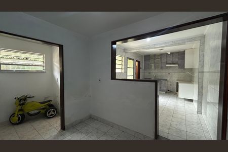 Casa à venda com 250m², 2 quartos e 3 vagas Casa à venda com 250m², 2 quartos e 3 vagasEdícula - Sala de Jantar