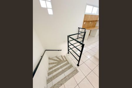 Casa para alugar com 200m², 4 quartos e 2 vagasEscada