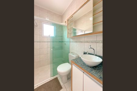 Casa para alugar com 200m², 4 quartos e 2 vagasBanheiro 1