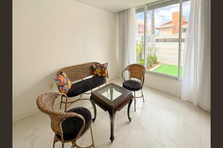 Sala de casa para alugar com 4 quartos, 200m² em Ingleses Norte, Florianópolis