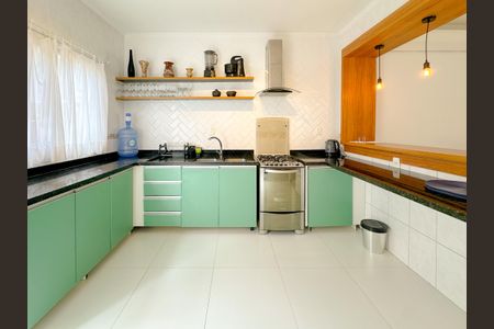 Casa para alugar com 200m², 4 quartos e 2 vagasCozinha