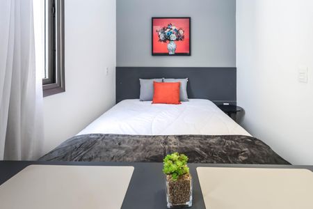 Quarto e cozinha de kitnet/studio para alugar com 1 quarto, 18m² em Liberdade, São Paulo