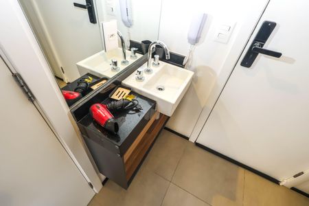 Quarto e cozinha de kitnet/studio para alugar com 1 quarto, 18m² em Liberdade, São Paulo