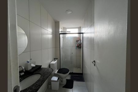 Banheiro de apartamento para alugar com 2 quartos, 53m² em Chácaras Rio-Petrópolis, Duque de Caxias