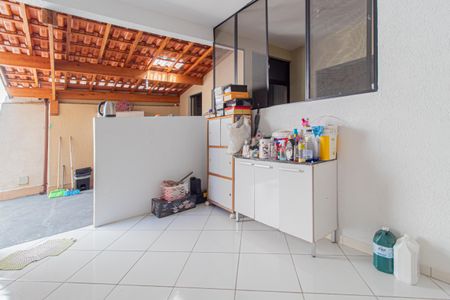 Casa para alugar com 120m², 2 quartos e 2 vagasÁrea de Serviço