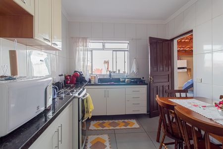 Casa para alugar com 120m², 2 quartos e 2 vagasCozinha