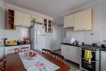 Casa para alugar com 120m², 2 quartos e 2 vagasCozinha