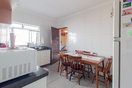 Casa para alugar com 120m², 2 quartos e 2 vagasCozinha