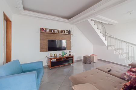 Casa para alugar com 120m², 2 quartos e 2 vagasSala