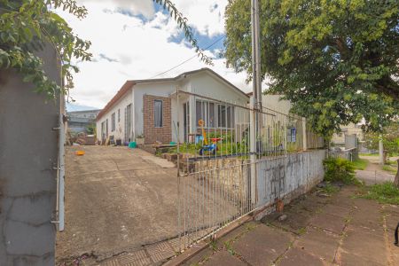 Fachada de casa à venda com 2 quartos, 100m² em Nossa Senhora das Gracas, Canoas