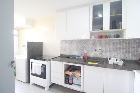 Apartamento à venda com 75m², 3 quartos e 2 vagasCozinha